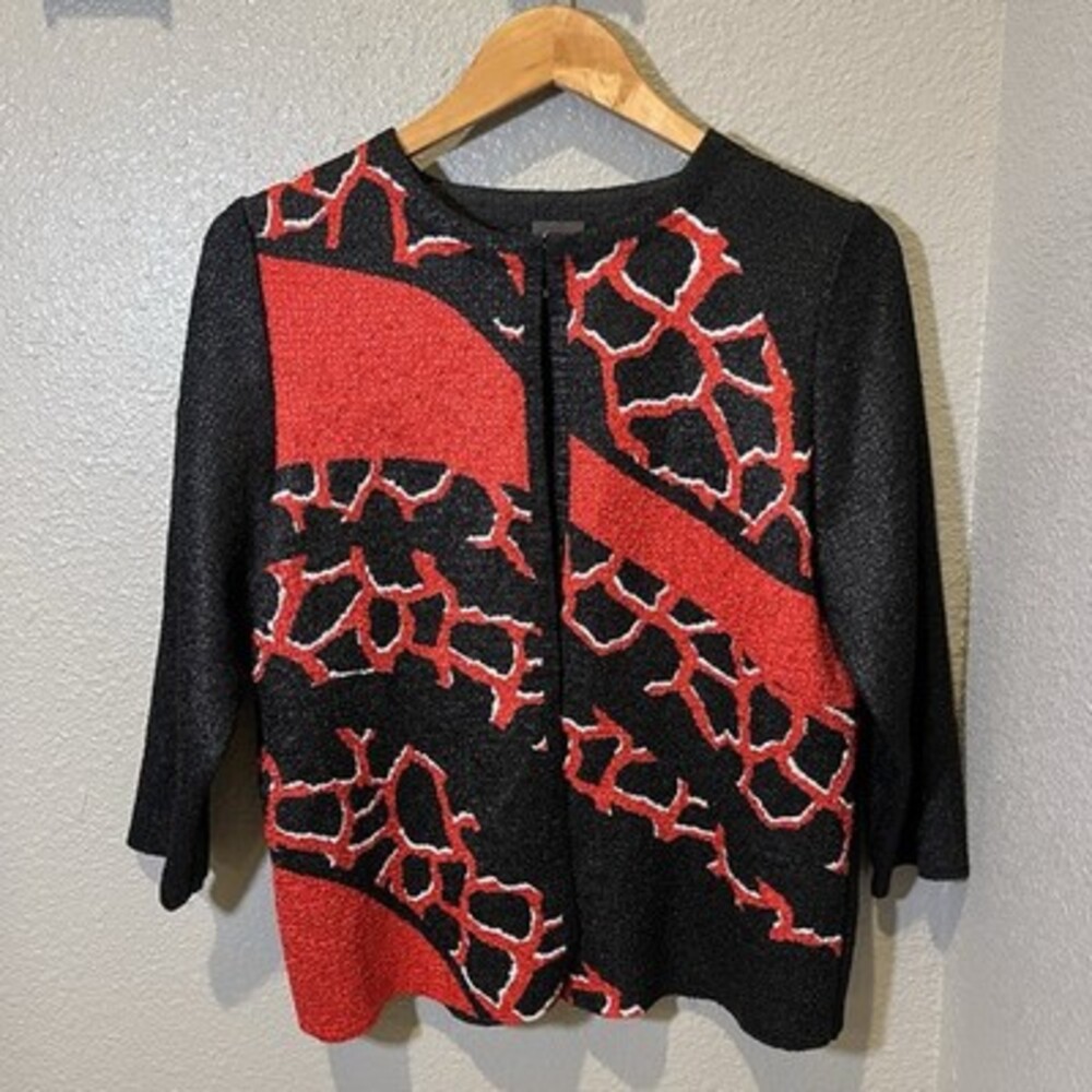 Chico’s Travelers Collection Textured Jacket Top Size 0 Black Red Abstract